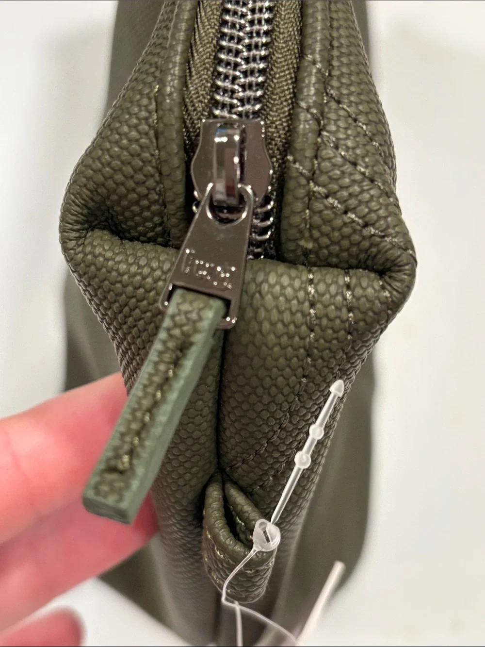 Volley Matte Luxe VL Pouch in Olive Green NWT